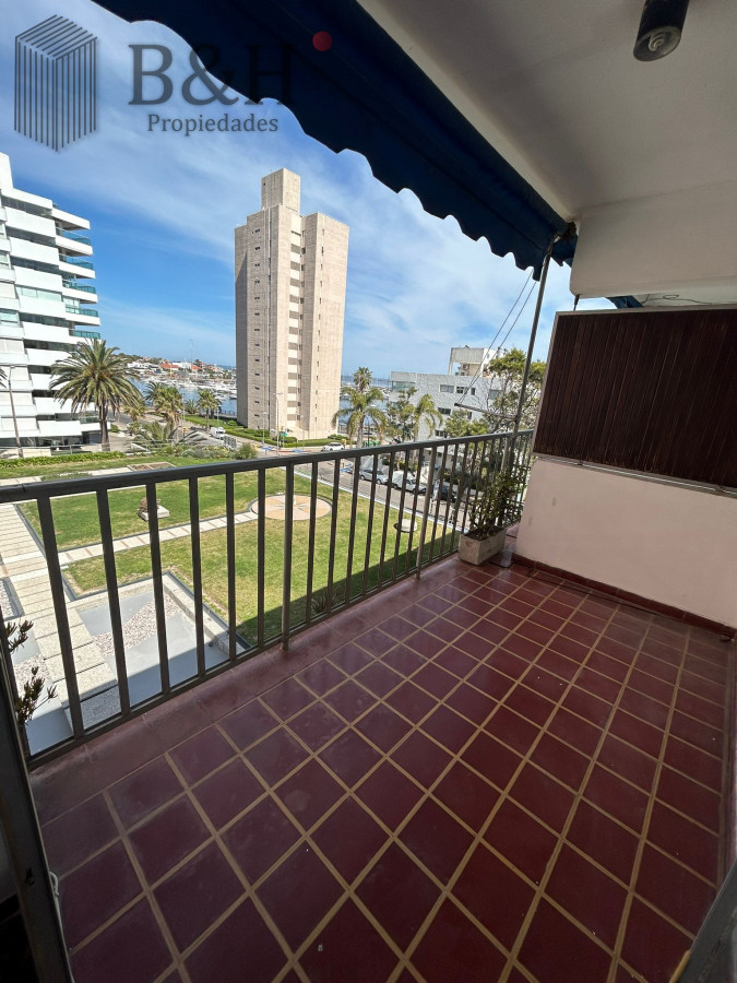 Apartamento ID.2163 - Alquiler invernal de apartamento en La Península, Punta del Este
