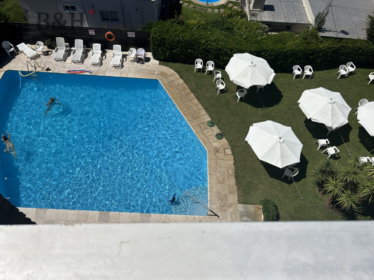 Apartamento ID.4794 - Alquiler temporario de Apartamento de 4 dormitorios en Playa Mansa, Punta del Este