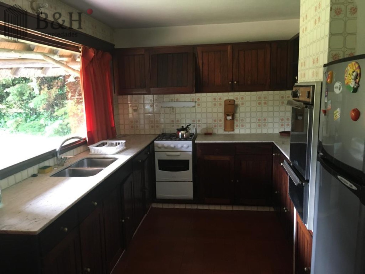 Casa ID.5013 - Venta de Casa 5 dormitorios en Marly, Punta del Este.