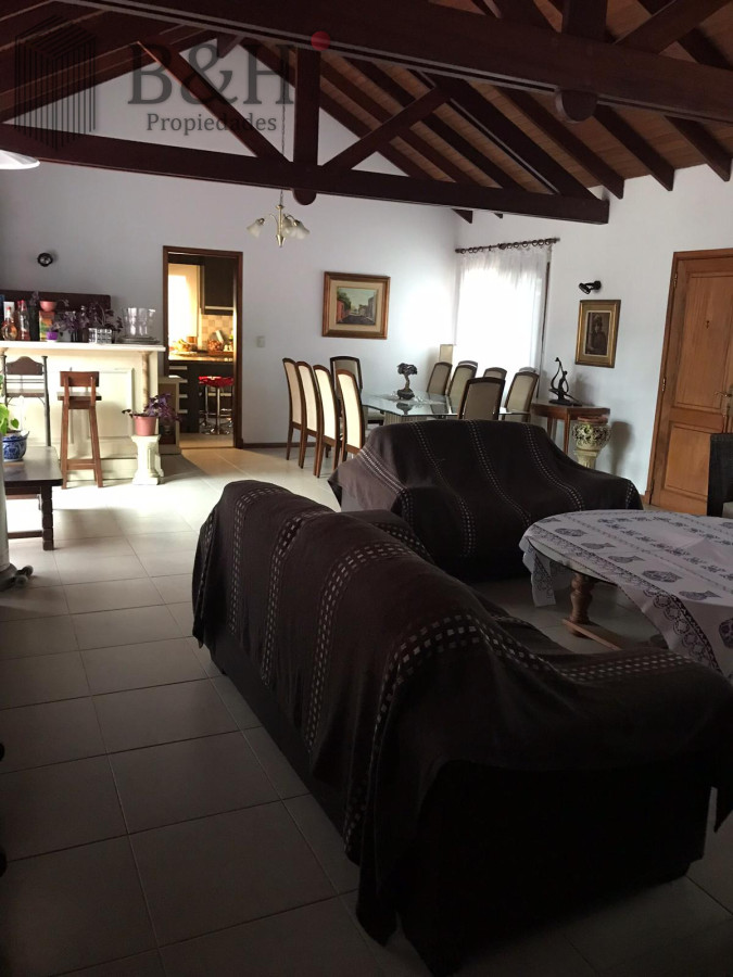 Casa ID.706 - Venta de Casa 4 dormitorios en Beverly Hills, Punta del Este.