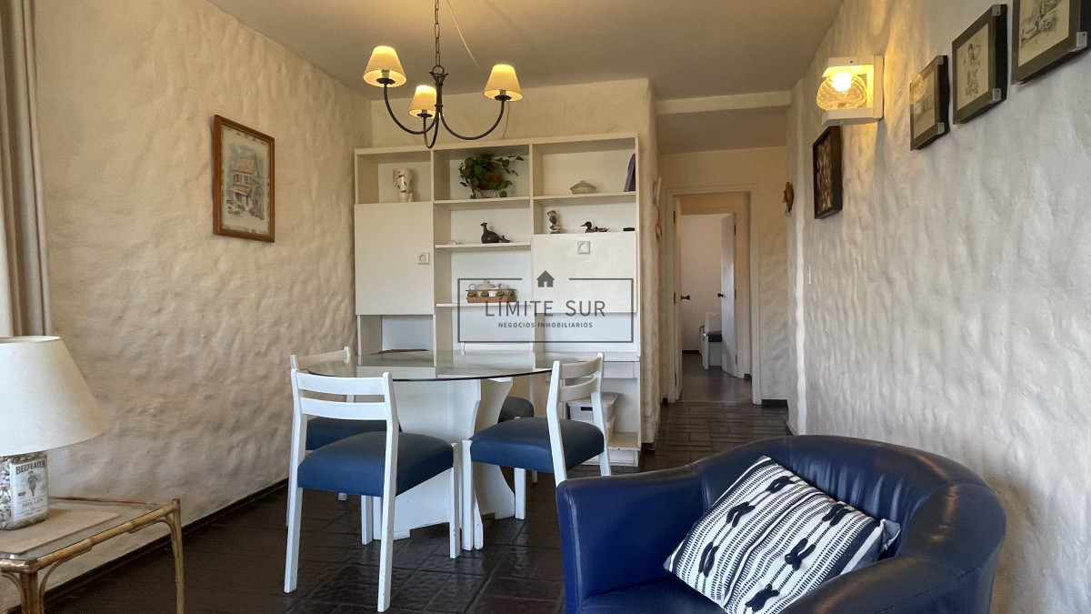 Apartamento ID.167 - Venta de apartamento de dos dormitorios en Playa Mansa, Punta del Este, Uruguay 
