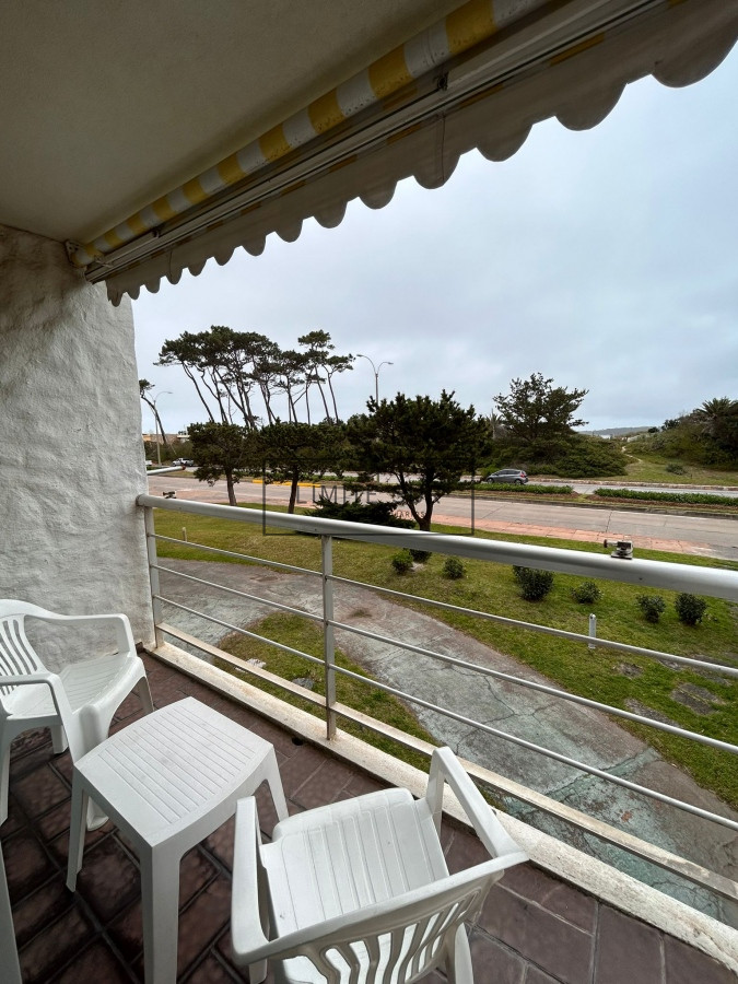 Apartamento ID.167 - Venta de apartamento de dos dormitorios en Playa Mansa, Punta del Este, Uruguay 