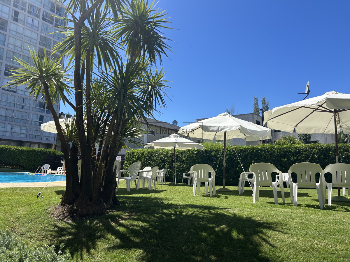 Apartamento ID.168 - Alquiler temporario de Apartamento de 4 dormitorios en Playa Mansa, Punta del Este