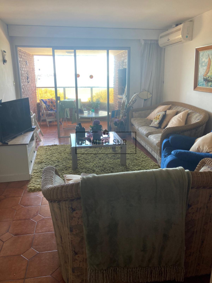 Apartamento ID.168 - Alquiler temporario de Apartamento de 4 dormitorios en Playa Mansa, Punta del Este