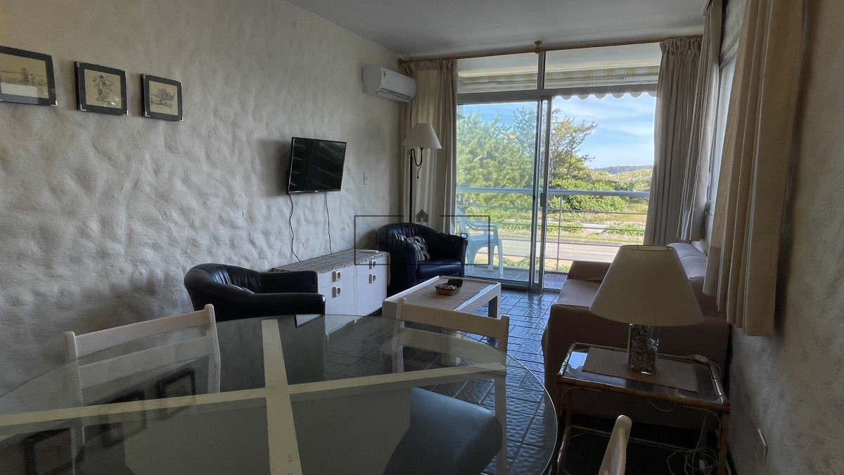 Apartamento ID.167 - Venta de apartamento de dos dormitorios en Playa Mansa, Punta del Este, Uruguay 