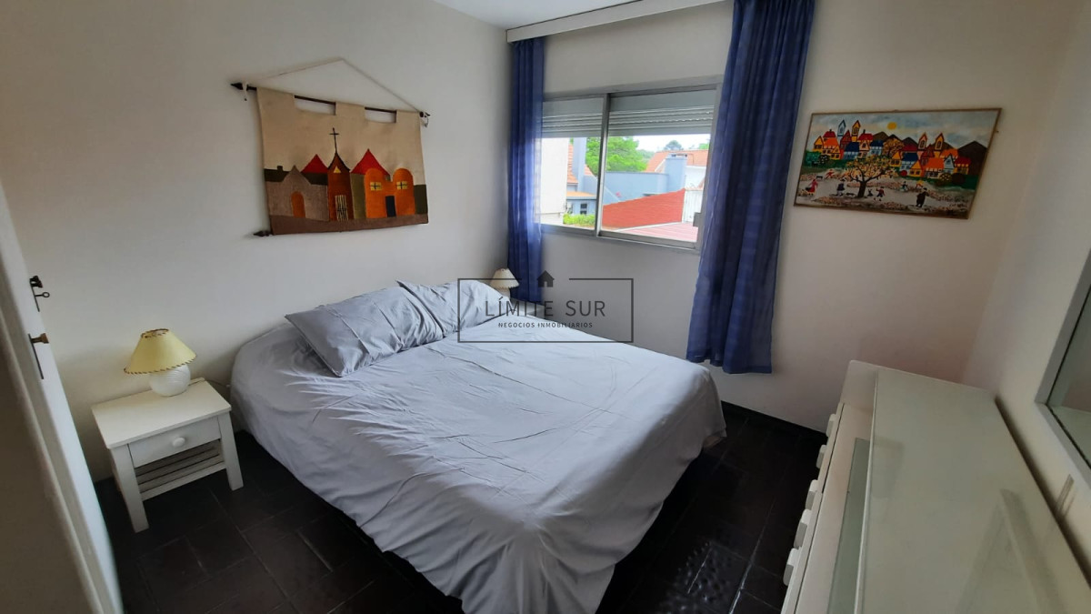 Apartamento ID.167 - Venta de apartamento de dos dormitorios en Playa Mansa, Punta del Este, Uruguay 