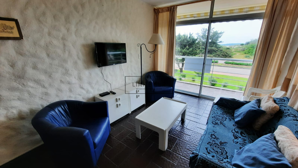 Apartamento ID.167 - Venta de apartamento de dos dormitorios en Playa Mansa, Punta del Este, Uruguay 