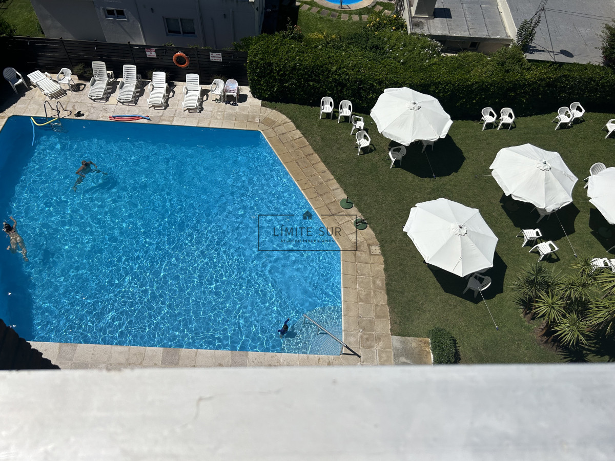 Apartamento ID.168 - Alquiler temporario de Apartamento de 4 dormitorios en Playa Mansa, Punta del Este