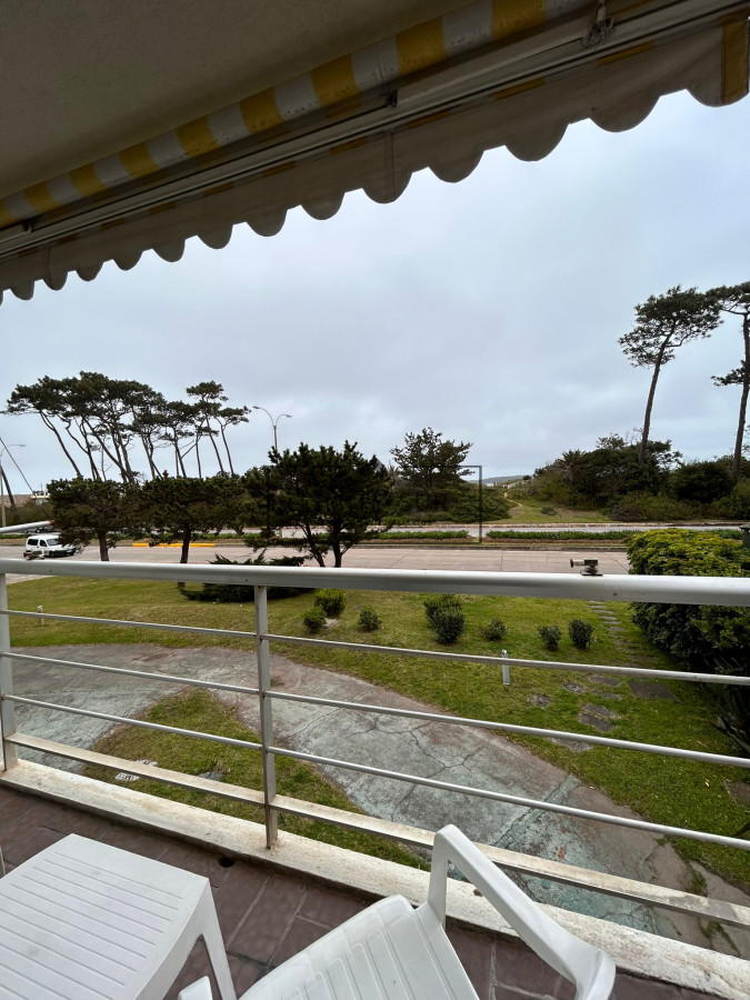 Apartamento ID.167 - Venta de apartamento de dos dormitorios en Playa Mansa, Punta del Este, Uruguay 