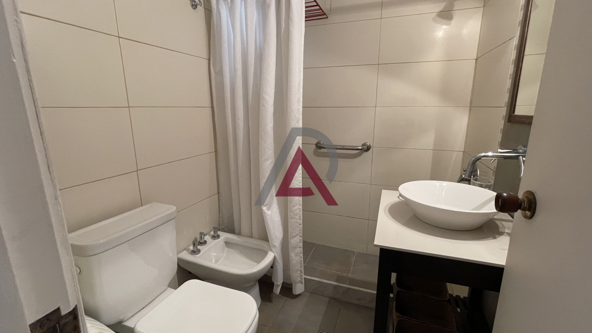 Apartamento ID.215 - Venta de apartamento de dos dormitorios en Playa Mansa, Punta del Este, Uruguay 