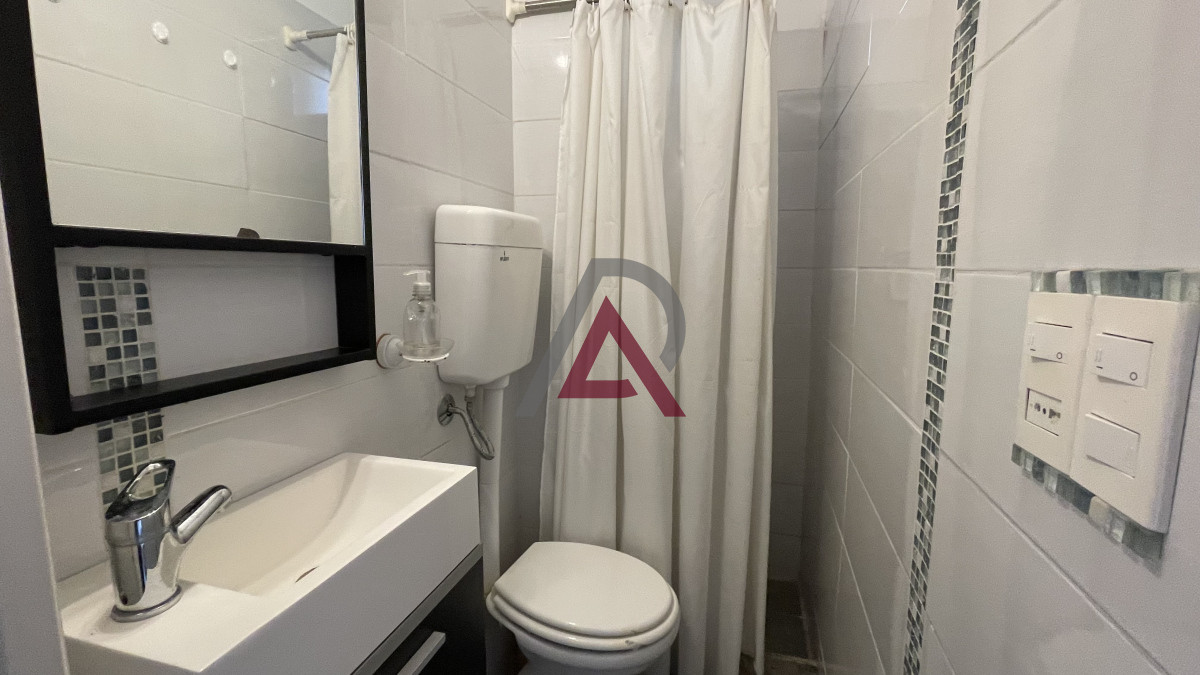 Apartamento ID.215 - Venta de apartamento de dos dormitorios en Playa Mansa, Punta del Este, Uruguay 