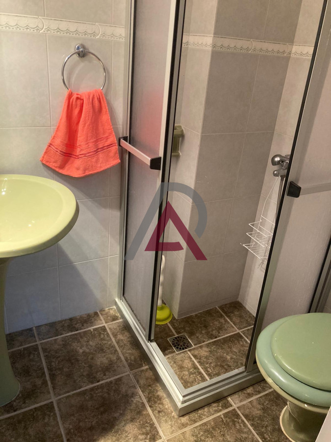 Apartamento ID.216 - Venta de Apartamento de 4 dormitorios en Playa Mansa, Punta del Este