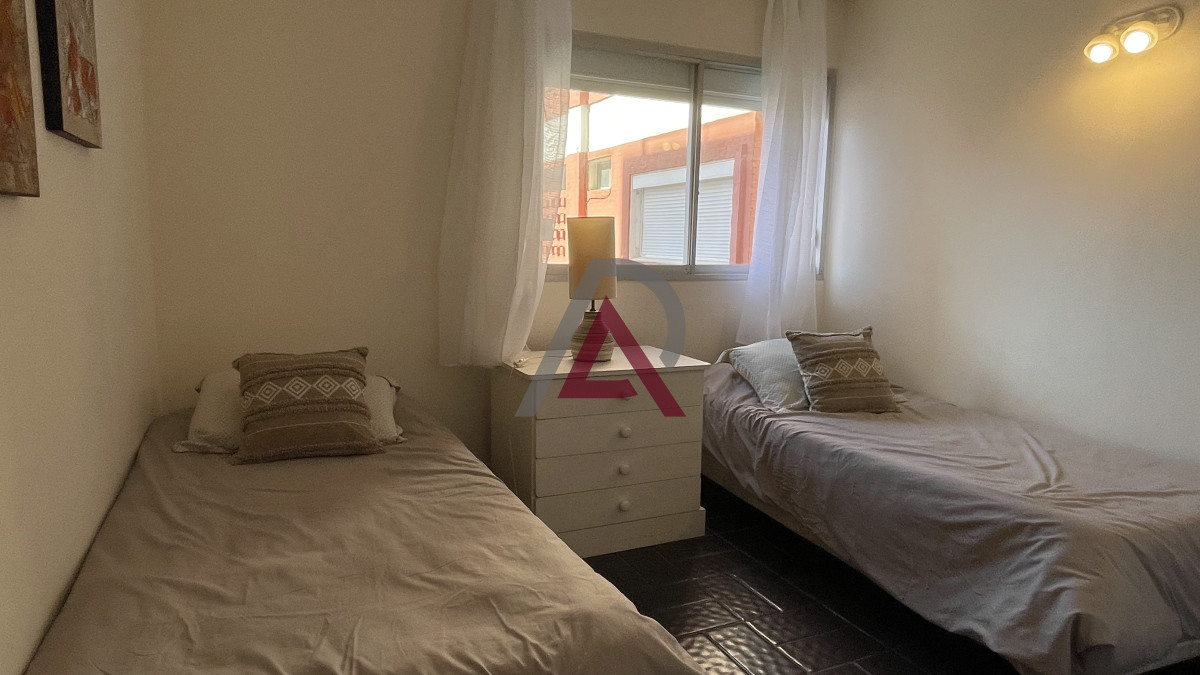 Apartamento ID.215 - Venta de apartamento de dos dormitorios en Playa Mansa, Punta del Este, Uruguay 