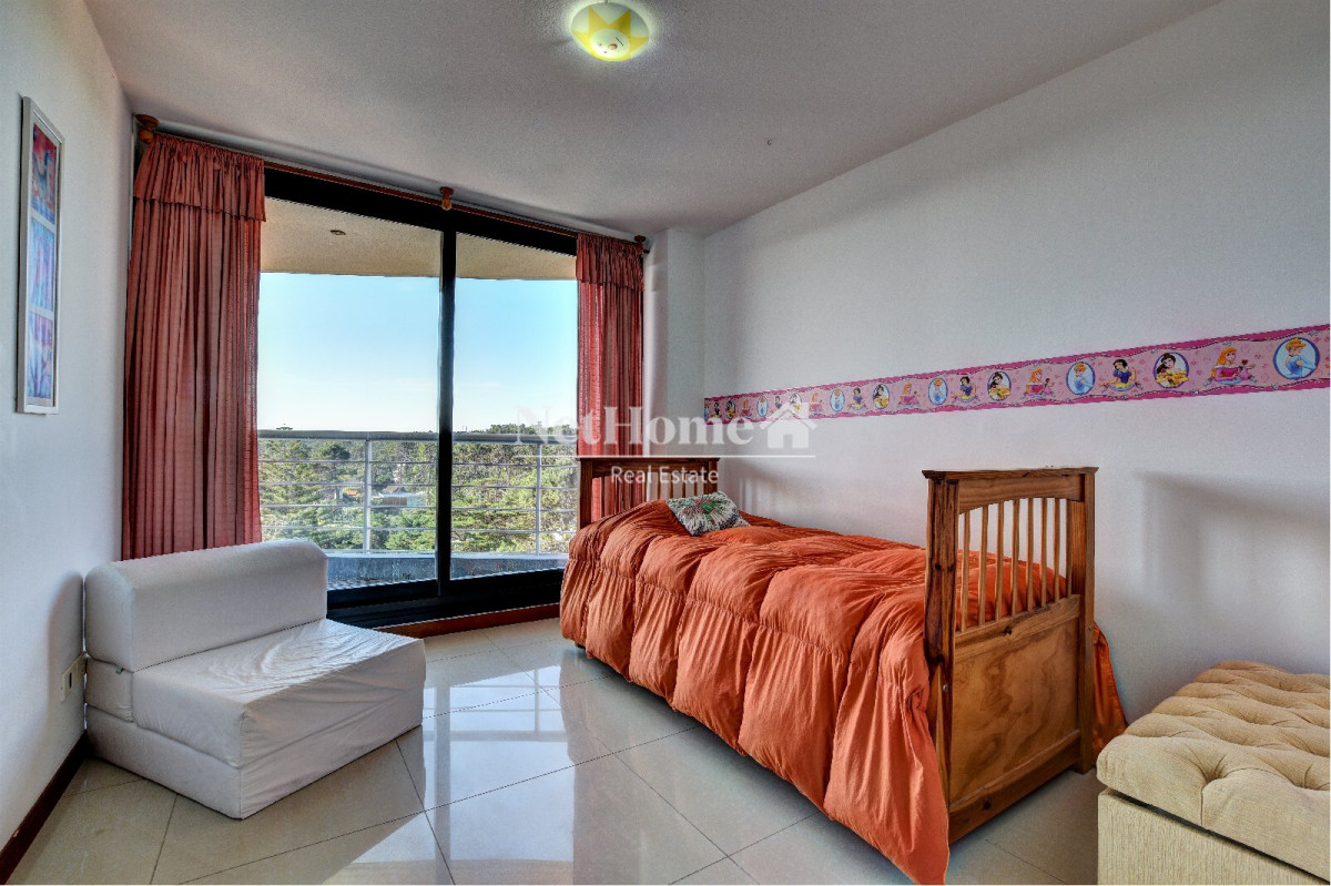 Apartamento ID.649 - Venta de Apartamento 3 dormitorios en Roosevelt, Punta del Este.