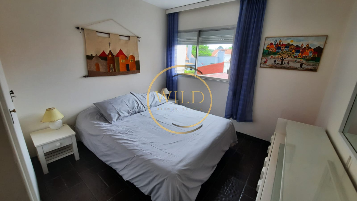 Apartamento ID.2323 - Venta de apartamento de dos dormitorios en Playa Mansa, Punta del Este, Uruguay 