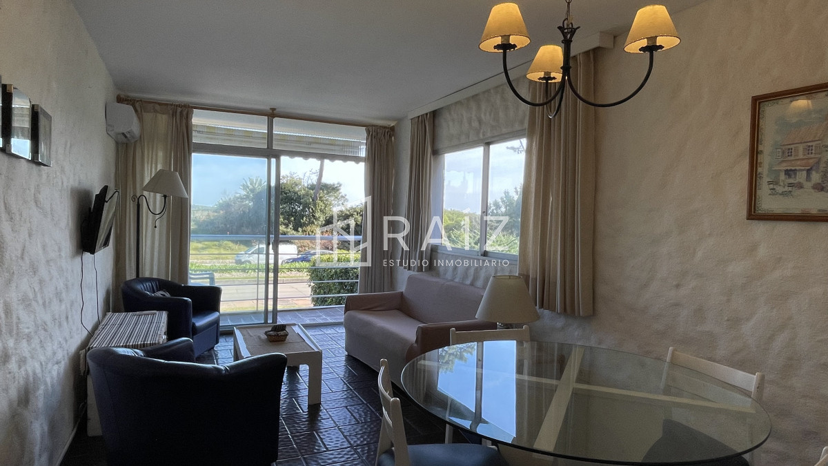 Apartamento ID.10163 - Venta de apartamento de dos dormitorios en Playa Mansa, Punta del Este, Uruguay 