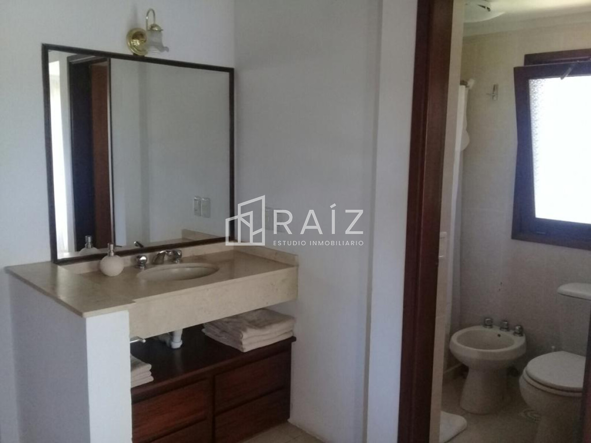 Casa ID.11114 - VENTA CASA 4 DORMITORIOS BEVERLY HILLS