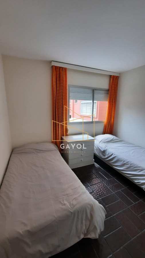 Apartamento ID.666 - Venta de apartamento de dos dormitorios en Playa Mansa, Punta del Este, Uruguay 
