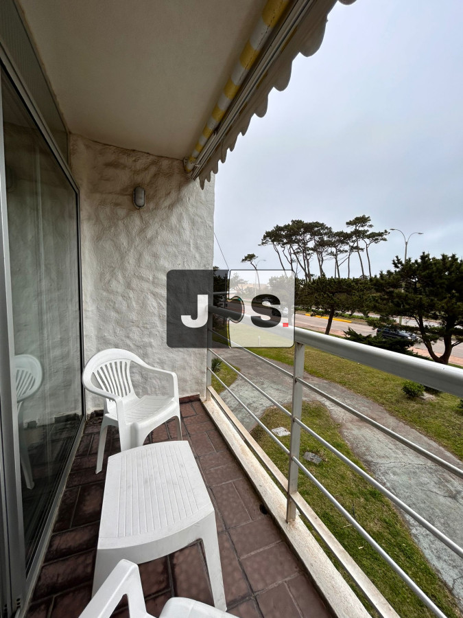 Apartamento ID.3439 - Venta de apartamento de dos dormitorios en Playa Mansa, Punta del Este, Uruguay 