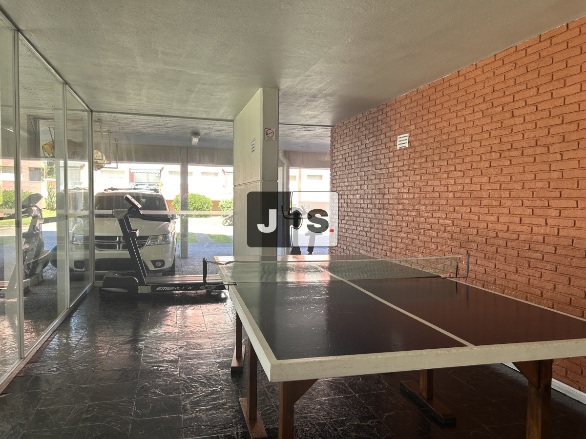 Apartamento ID.3440 - Venta de Apartamento de 4 dormitorios en Playa Mansa, Punta del Este
