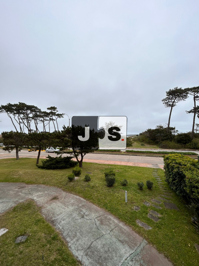 Apartamento ID.3439 - Venta de apartamento de dos dormitorios en Playa Mansa, Punta del Este, Uruguay 