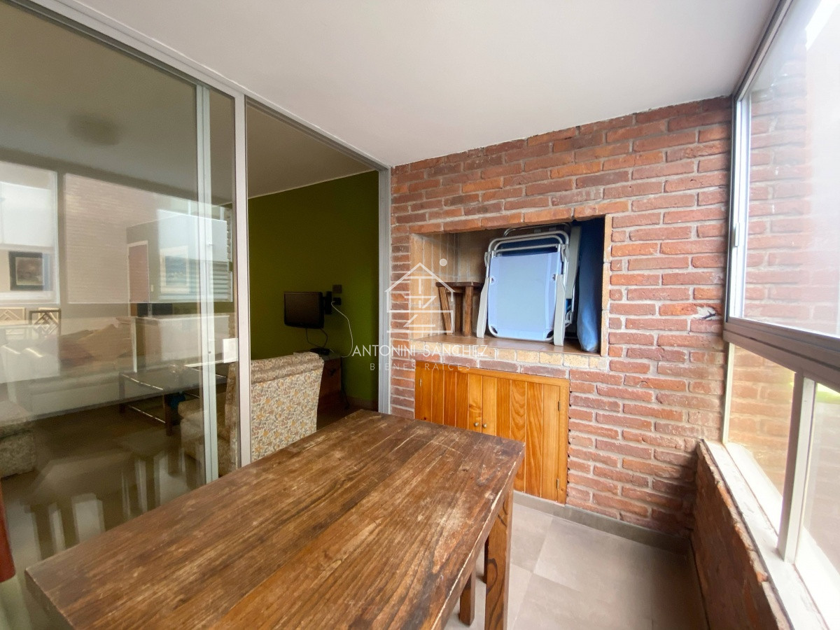 Apartamento ID.992 - Venta de Apartamento 2 dormitorios en Playa Mansa, Punta del Este.