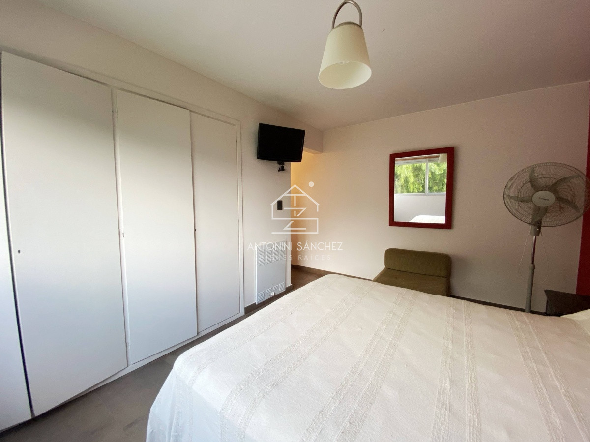 Apartamento ID.992 - Venta de Apartamento 2 dormitorios en Playa Mansa, Punta del Este.