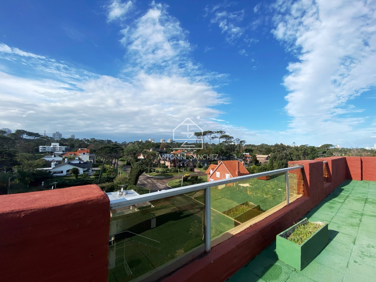 Apartamento ID.992 - Venta de Apartamento 2 dormitorios en Playa Mansa, Punta del Este.