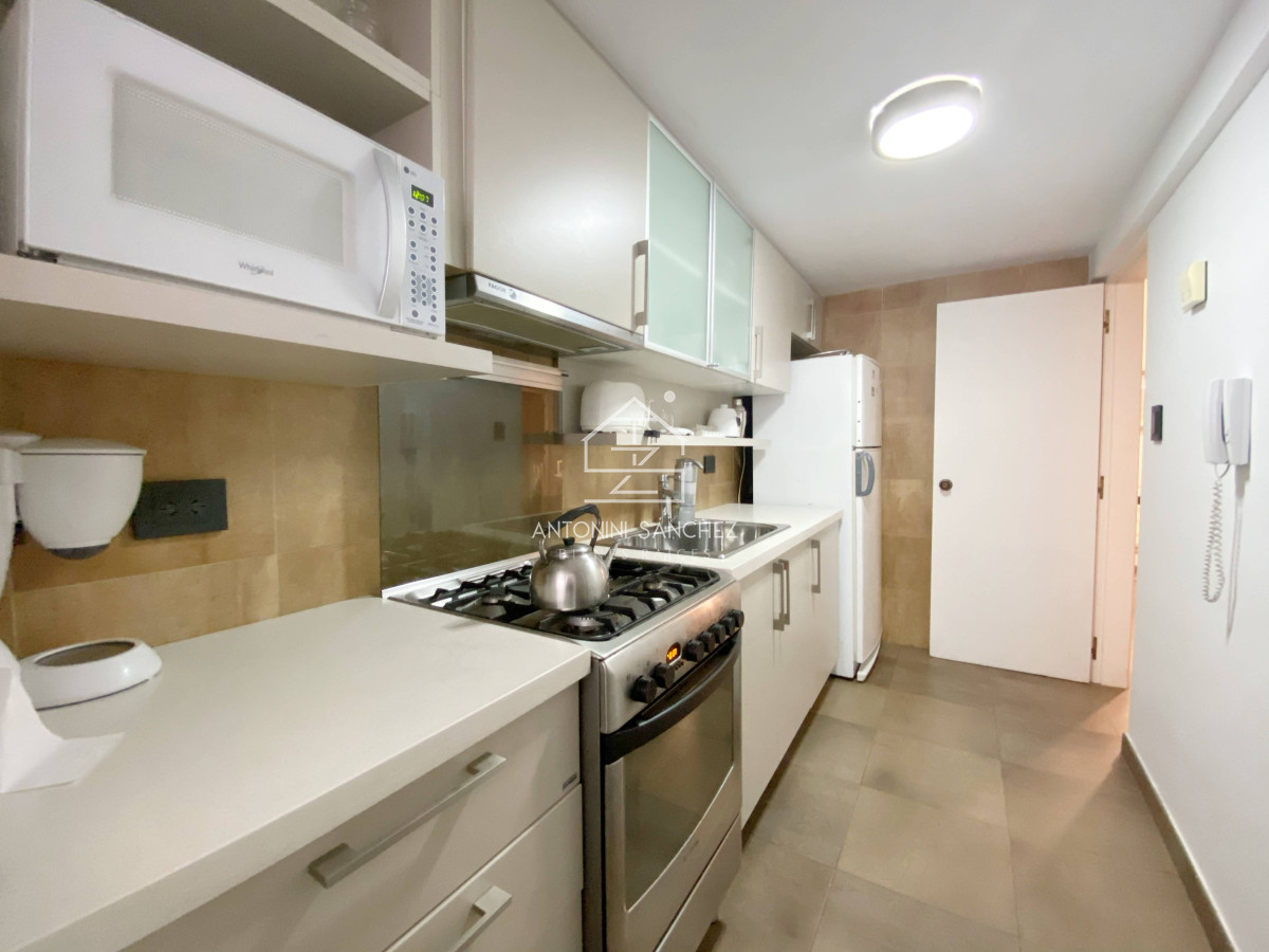 Apartamento ID.992 - Venta de Apartamento 2 dormitorios en Playa Mansa, Punta del Este.