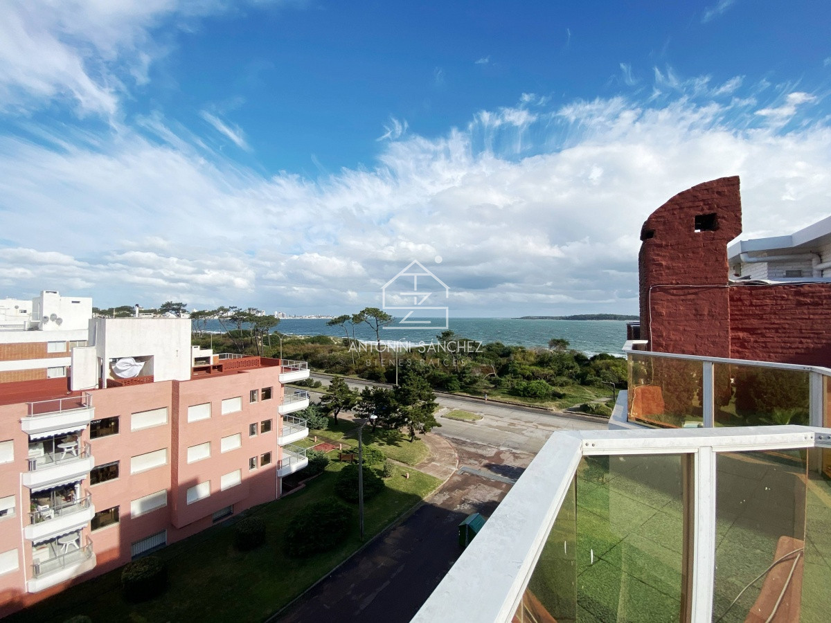 Apartamento ID.992 - Venta de Apartamento 2 dormitorios en Playa Mansa, Punta del Este.