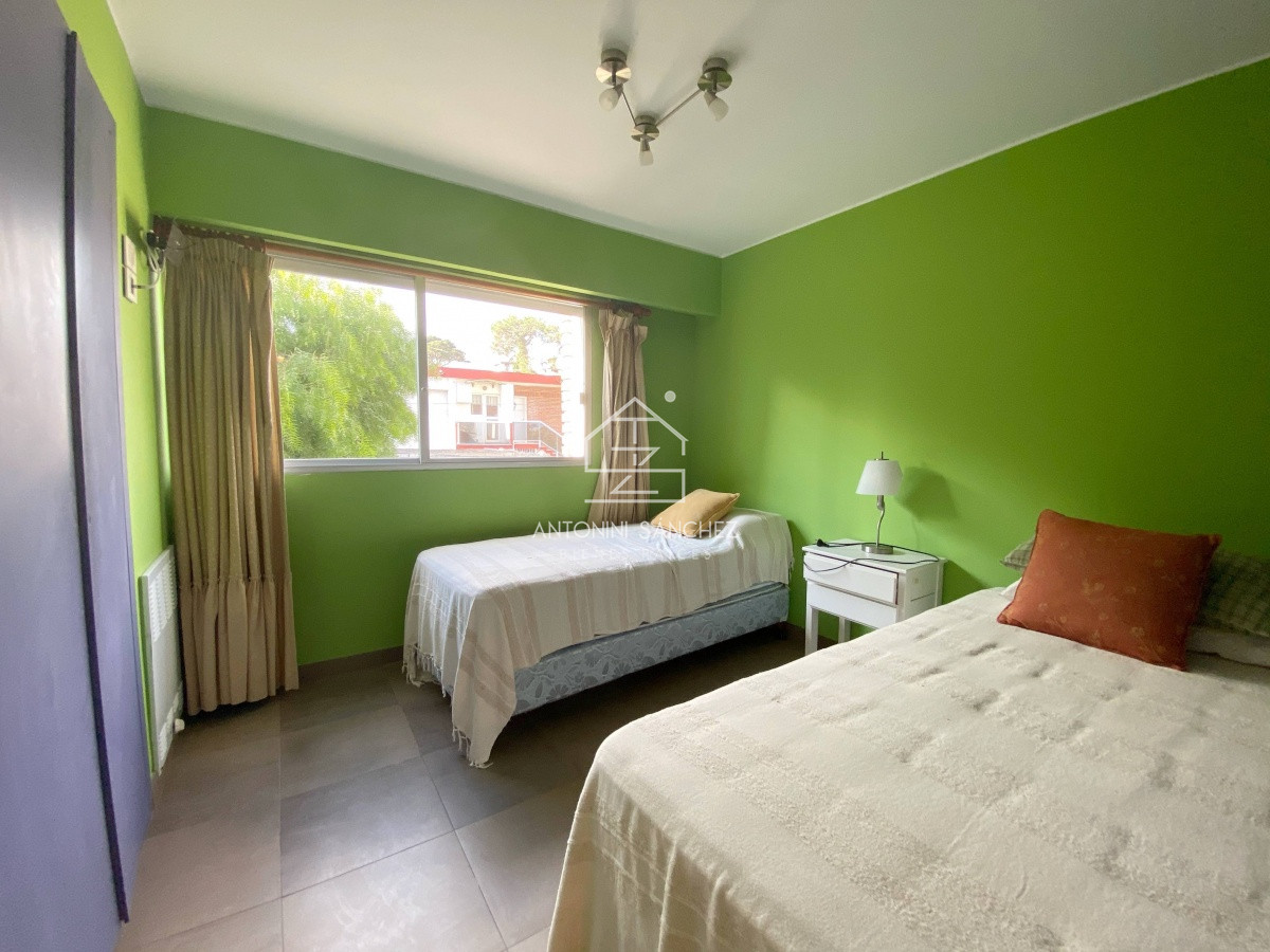 Apartamento ID.992 - Venta de Apartamento 2 dormitorios en Playa Mansa, Punta del Este.