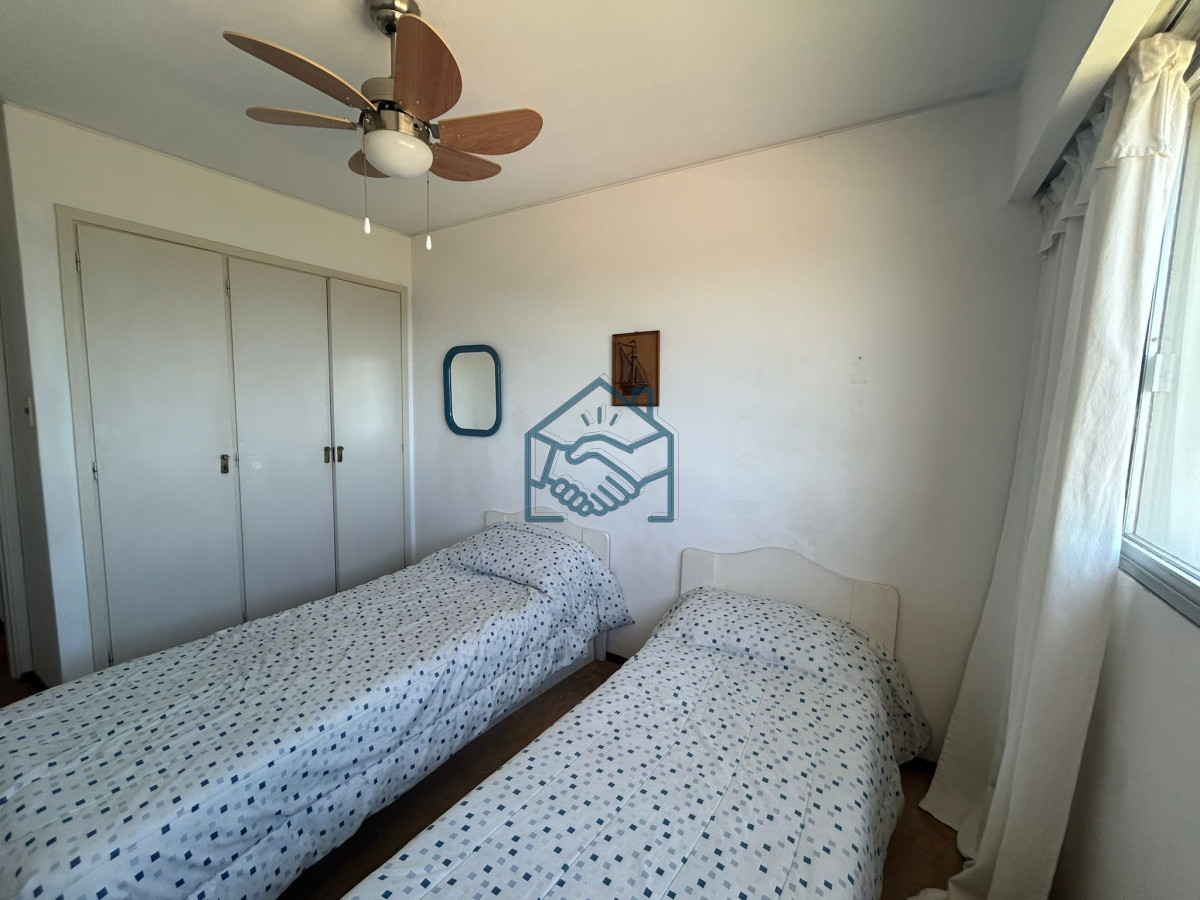 Apartamento ID.651/Alquiler-invernal-de-apartamento-de-4-dormitorios-en-Playa-Mansa,-Punta-del-Este - Alquiler invernal de apartamento de 4 dormitorios en Playa Mansa, Punta del Este