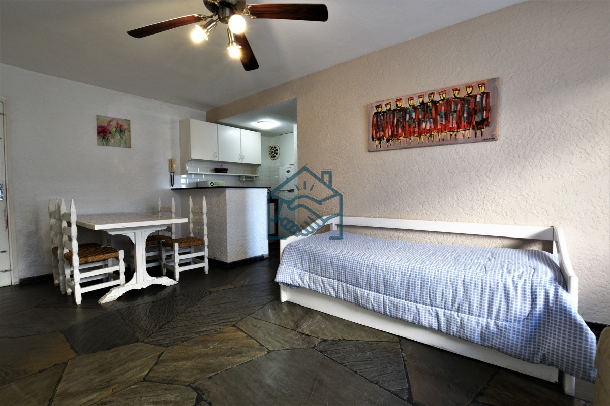 Apartamento ID.1220/Venta-de-Apartamento-1-dormitorio-en-Playa-Mansa,-Punta-del-Este. - Venta de Apartamento 1 dormitorio en Playa Mansa, Punta del Este.