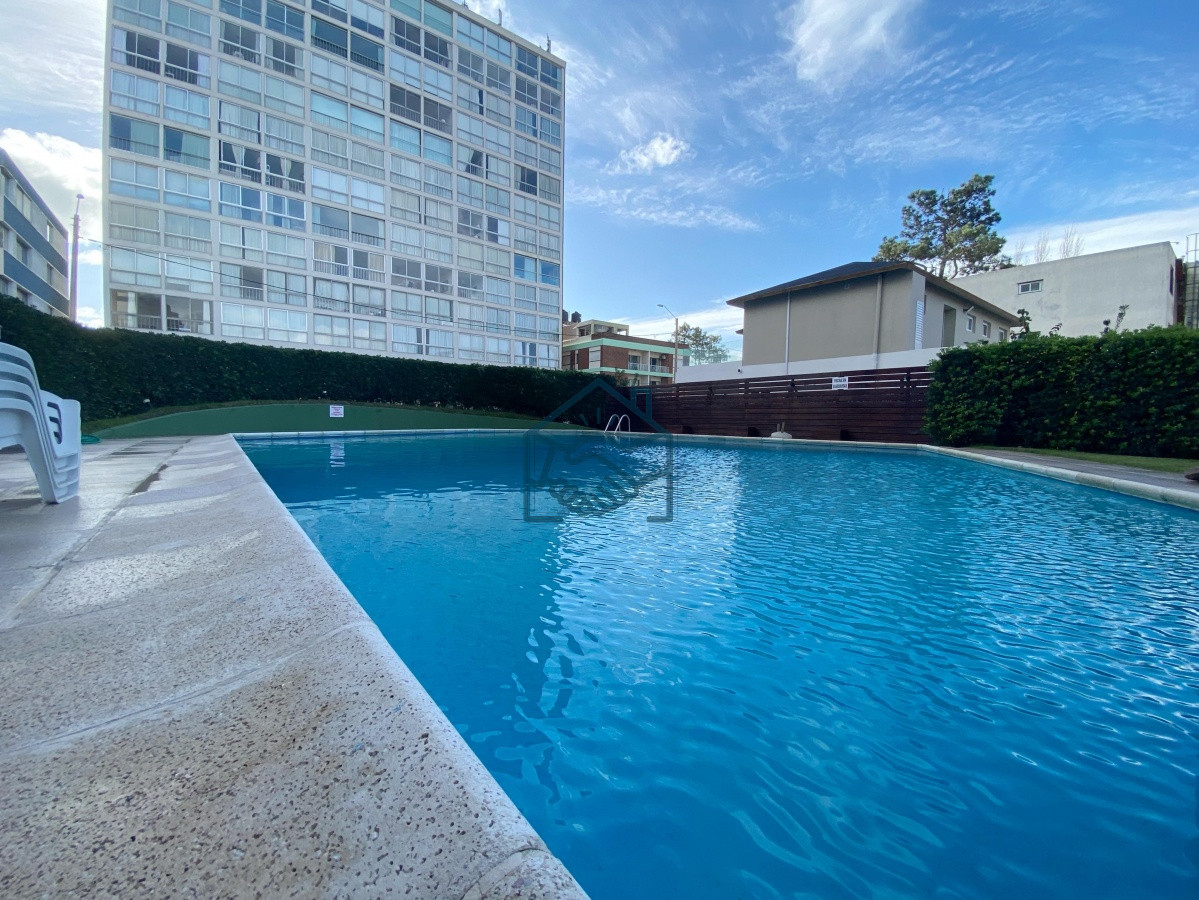 Apartamento ID.930/Venta-de-Apartamento-2-dormitorios-en-Playa-Mansa,-Punta-del-Este. - Venta de Apartamento 2 dormitorios en Playa Mansa, Punta del Este.