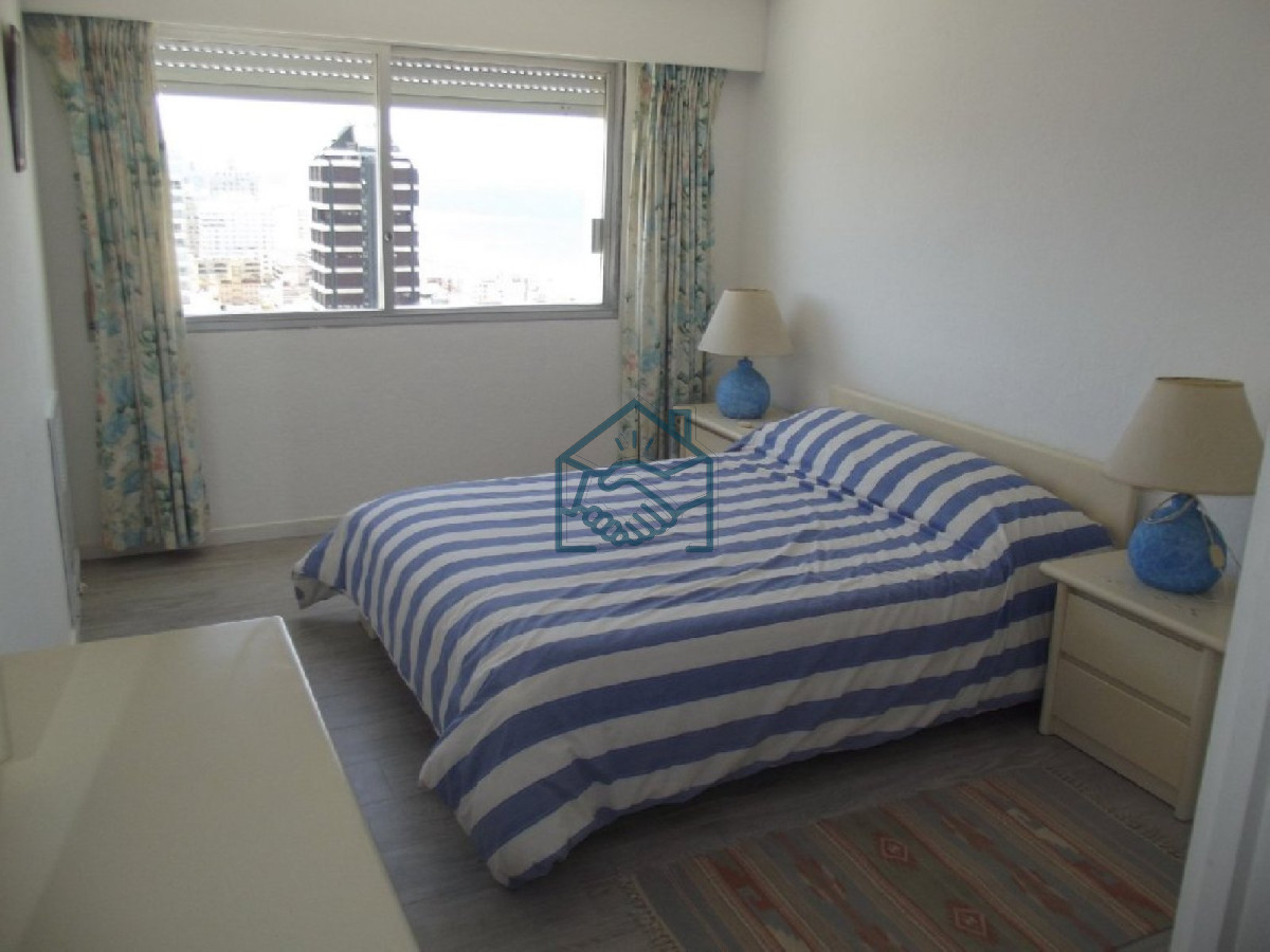 Apartamento ID.396/Venta-apartamento-3-dormitorios,-Península,-Punta-del-Este. - Venta apartamento 3 dormitorios, Península, Punta del Este.