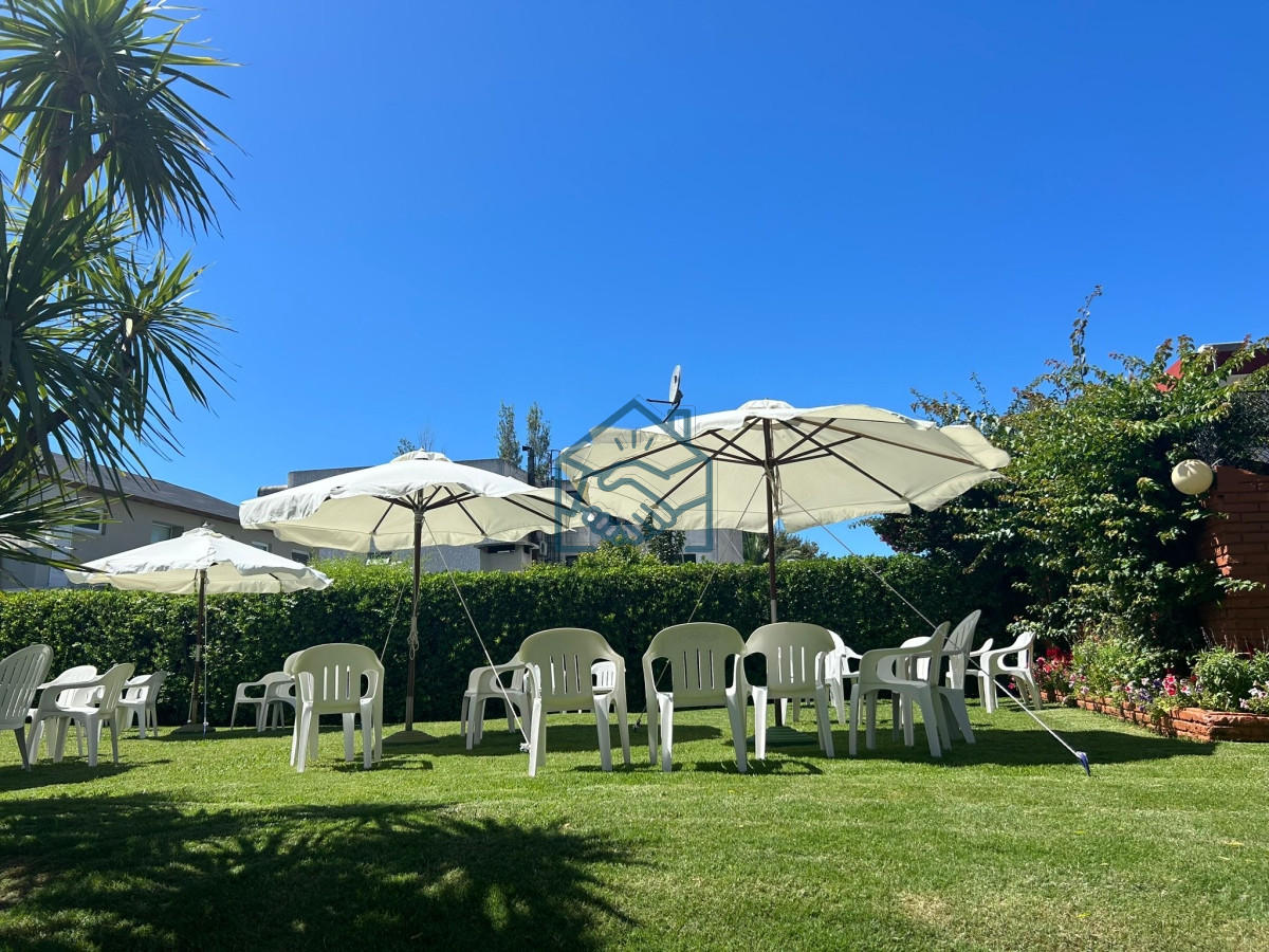 Apartamento ID.651/Alquiler-invernal-de-apartamento-de-4-dormitorios-en-Playa-Mansa,-Punta-del-Este - Alquiler invernal de apartamento de 4 dormitorios en Playa Mansa, Punta del Este