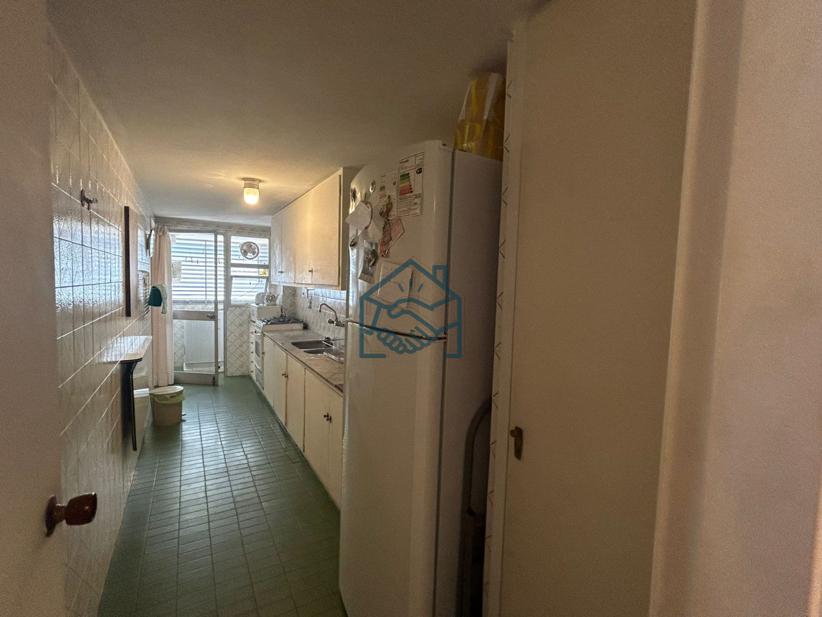 Apartamento ID.651/Alquiler-invernal-de-apartamento-de-4-dormitorios-en-Playa-Mansa,-Punta-del-Este - Alquiler invernal de apartamento de 4 dormitorios en Playa Mansa, Punta del Este