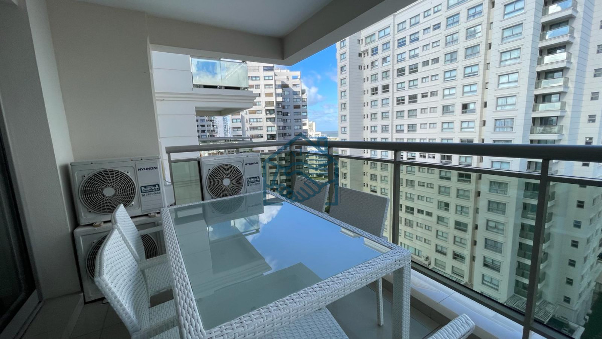 Apartamento ID.679/Venta-y-Alquiler-temporario-de-Apartamento,-3-dormitorios.-Playa-brava,-Punta-del-Este.- - Venta y Alquiler temporario de Apartamento, 3 dormitorios. Playa brava, Punta del Este. 