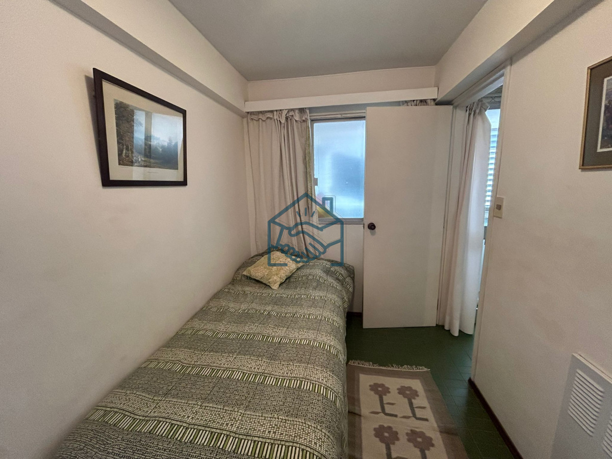 Apartamento ID.651/Alquiler-invernal-de-apartamento-de-4-dormitorios-en-Playa-Mansa,-Punta-del-Este - Alquiler invernal de apartamento de 4 dormitorios en Playa Mansa, Punta del Este