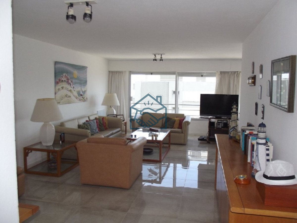 Apartamento ID.396/Venta-apartamento-3-dormitorios,-Península,-Punta-del-Este. - Venta apartamento 3 dormitorios, Península, Punta del Este.