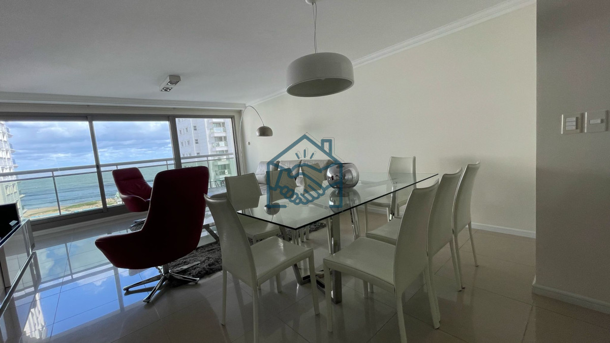 Apartamento ID.679/Venta-y-Alquiler-temporario-de-Apartamento,-3-dormitorios.-Playa-brava,-Punta-del-Este.- - Venta y Alquiler temporario de Apartamento, 3 dormitorios. Playa brava, Punta del Este. 