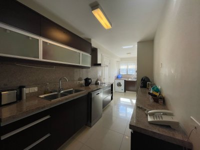 Apartamento ID.679/Venta-y-Alquiler-temporario-de-Apartamento,-3-dormitorios.-Playa-brava,-Punta-del-Este.- - Venta y Alquiler temporario de Apartamento, 3 dormitorios. Playa brava, Punta del Este. 