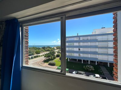 Apartamento ID.651/Alquiler-invernal-de-apartamento-de-4-dormitorios-en-Playa-Mansa,-Punta-del-Este - Alquiler invernal de apartamento de 4 dormitorios en Playa Mansa, Punta del Este