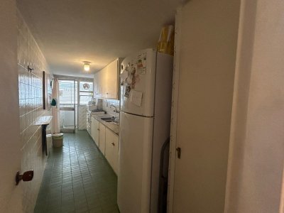 Apartamento ID.651/Alquiler-invernal-de-apartamento-de-4-dormitorios-en-Playa-Mansa,-Punta-del-Este - Alquiler invernal de apartamento de 4 dormitorios en Playa Mansa, Punta del Este