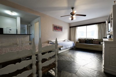 Apartamento ID.1220/Venta-de-Apartamento-1-dormitorio-en-Playa-Mansa,-Punta-del-Este. - Venta de Apartamento 1 dormitorio en Playa Mansa, Punta del Este.