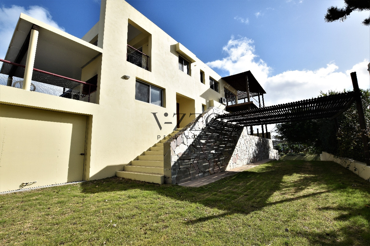 Casa ID.903/Venta-de-Casa-4-dormitorios-en-Portezuelo,-Punta-del-Este. - Venta de Casa 4 dormitorios en Portezuelo, Punta del Este.