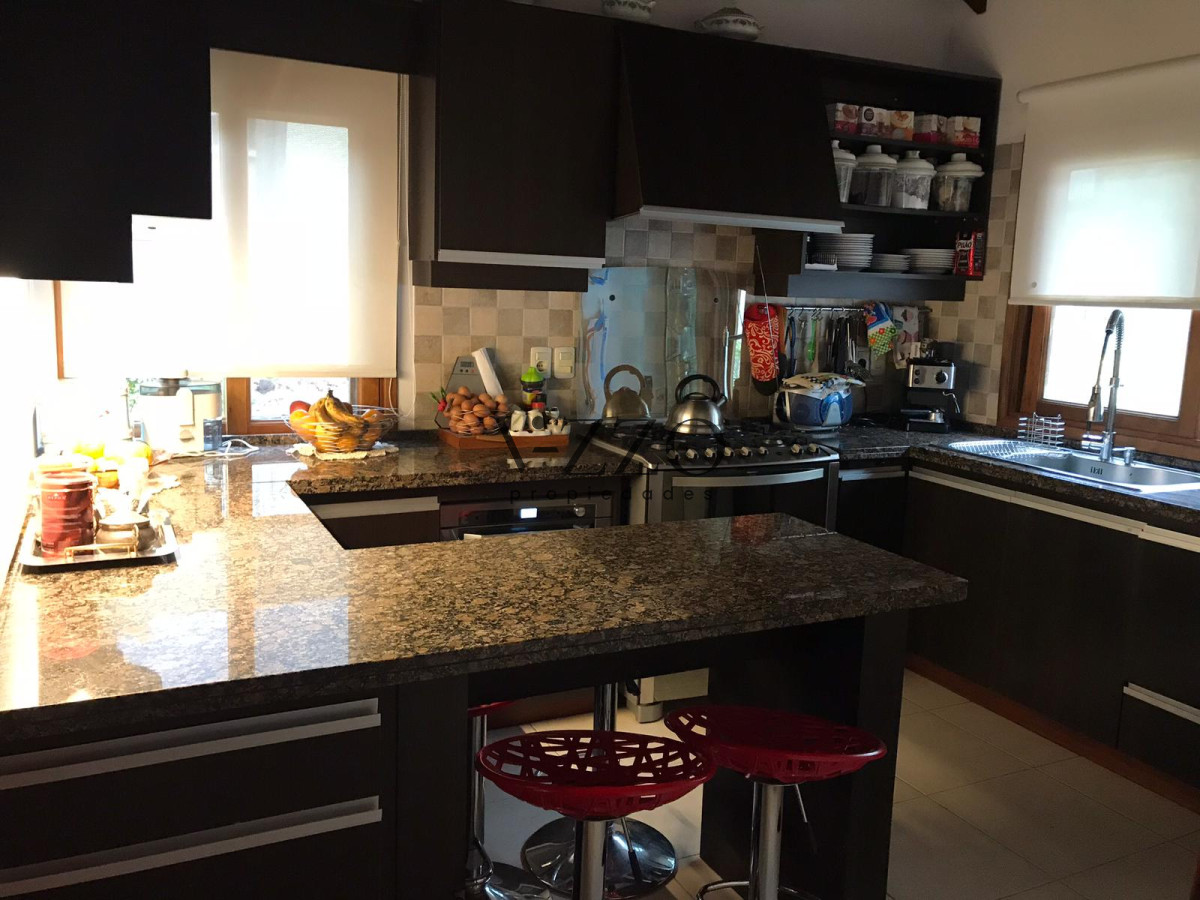 Casa ID.542/Venta-de-Casa-4-dormitorios-en-Beverly-Hills,-Punta-del-Este. - Venta de Casa 4 dormitorios en Beverly Hills, Punta del Este.