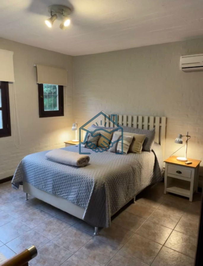 Casa ID.1098/Venta-de-casa-de-4-dormitorios-en-Beverly-Hills,-Punta-del-Este - Venta de casa de 4 dormitorios en Beverly Hills, Punta del Este