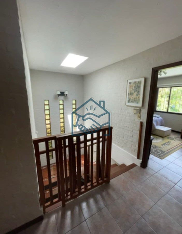 Casa ID.1098/Venta-de-casa-de-4-dormitorios-en-Beverly-Hills,-Punta-del-Este - Venta de casa de 4 dormitorios en Beverly Hills, Punta del Este