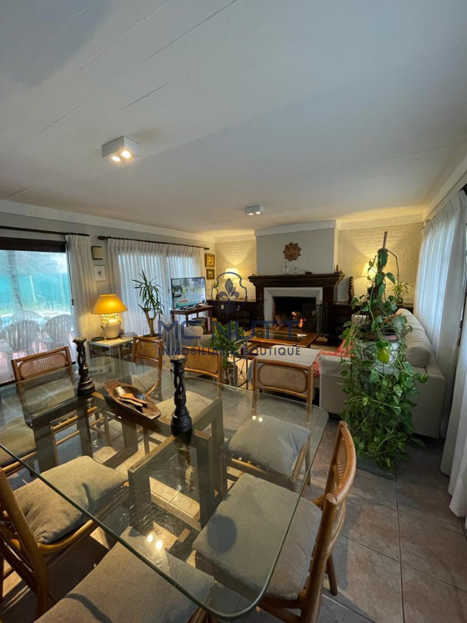 Casa ID.496/ - Venta de casa de 4 dormitorios en Beverly Hills, Punta del Este